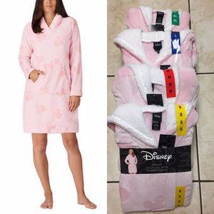 Disney Minnie Lounger w/ Sherpa Hood